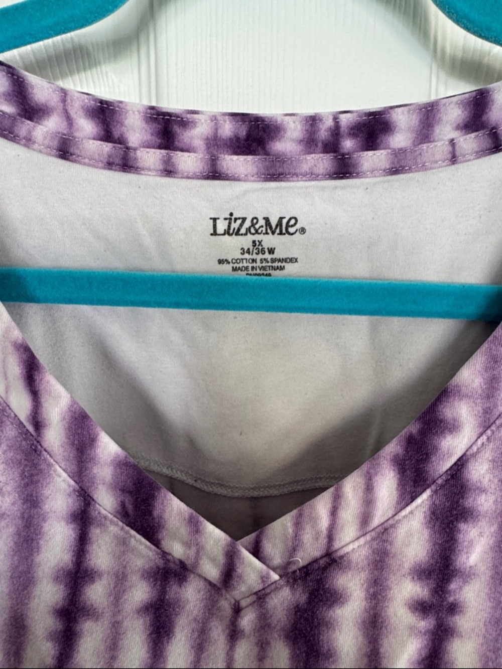 Liz & Me Purple Tie-Dye V-Neck Short Sleeve Top - Picture 2 of 4